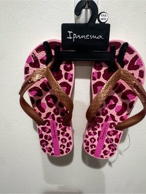 Ipanema Pink Toddler Leopard Flip Flops with Brown Straps